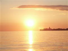 Sonnenuntergang mit Wolke